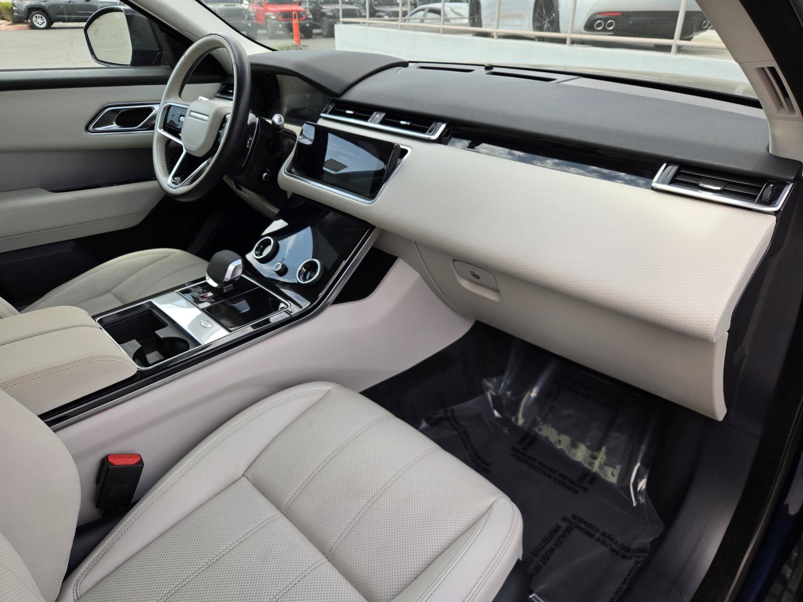 Used 2023 Land Rover Range Rover Velar R-Dynamic S AWD/4WD image 30