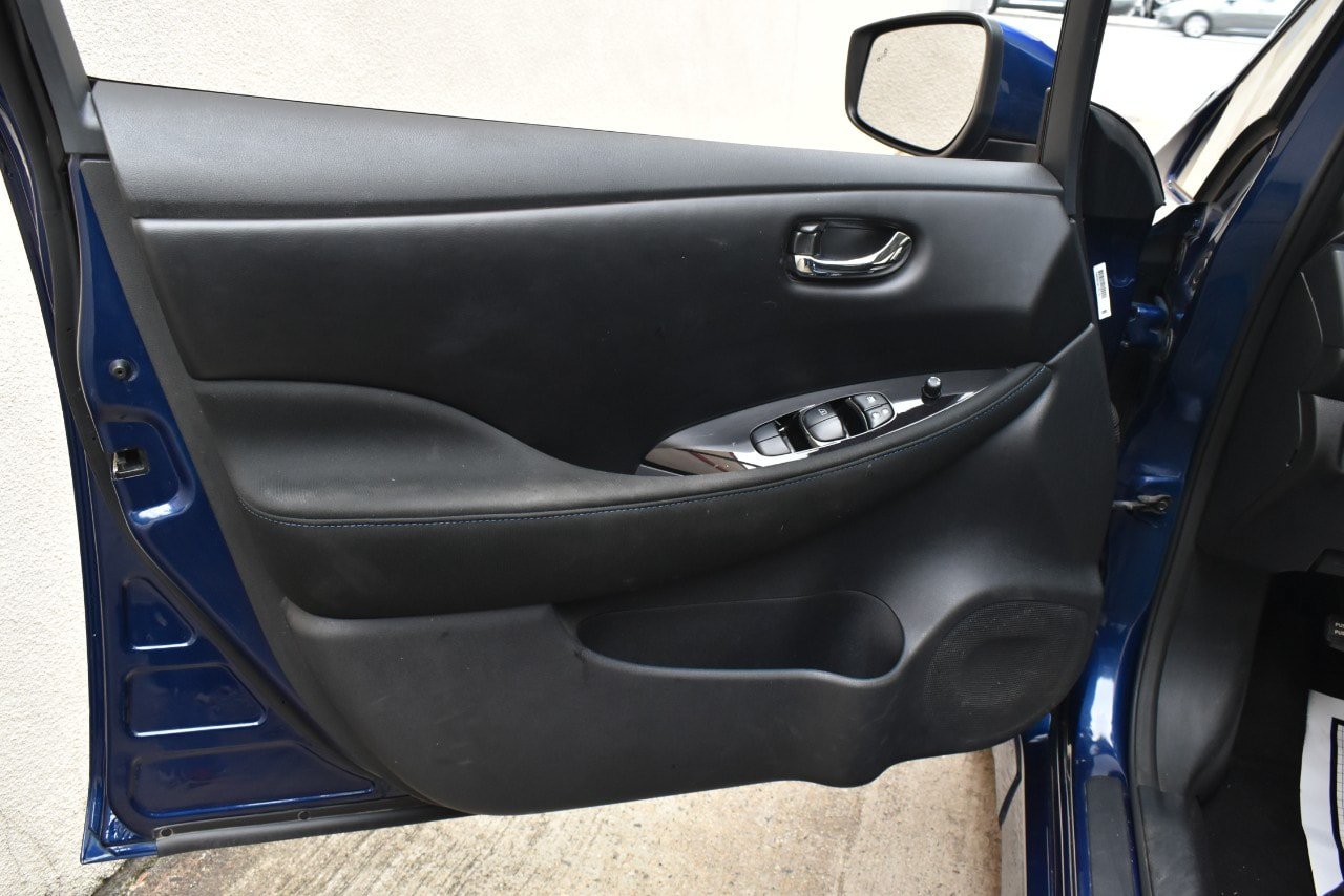 Used 2025 Nissan Leaf S FWD image 14