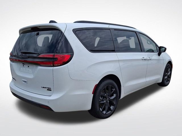 Used 2026 Chrysler Pacifica Limited w/ S Appearance Package AWD/4WD image 6