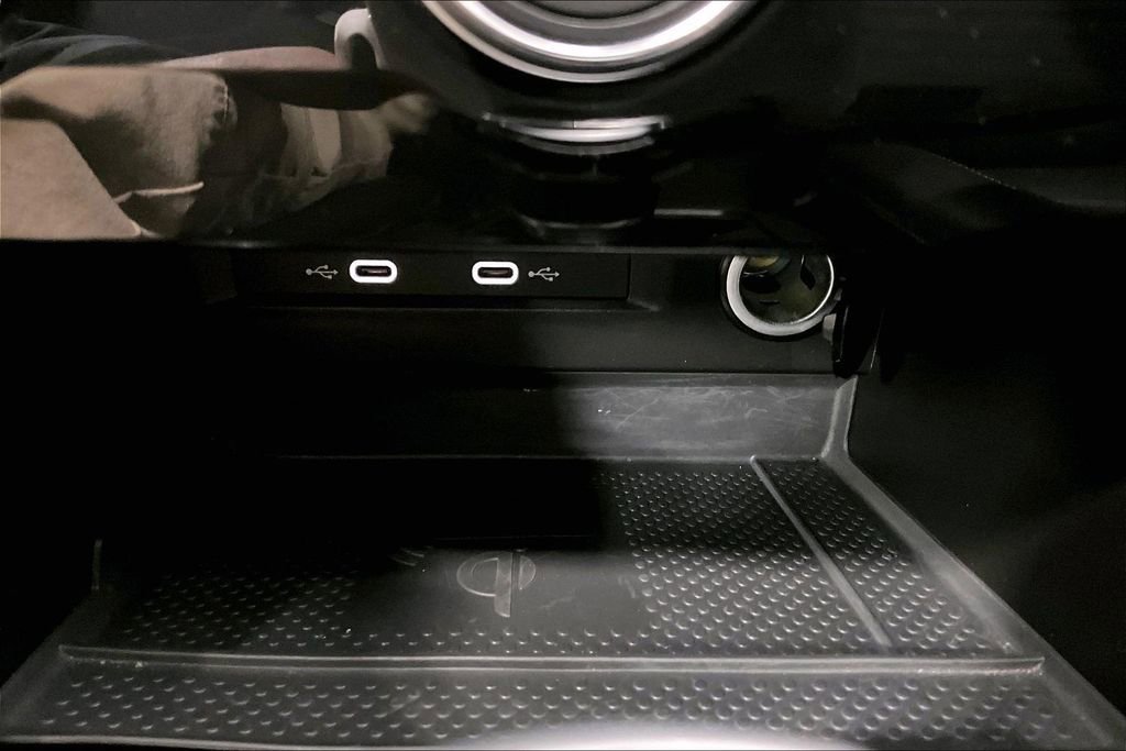 Used 2024 Volkswagen Taos SE image 30