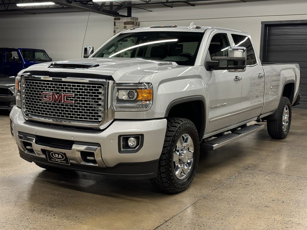 Used 2017 GMC Sierra 3500 Denali w/ Duramax Plus Package AWD/4WD image 3