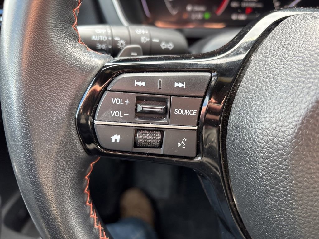 Used 2025 Honda Pilot Sport image 20