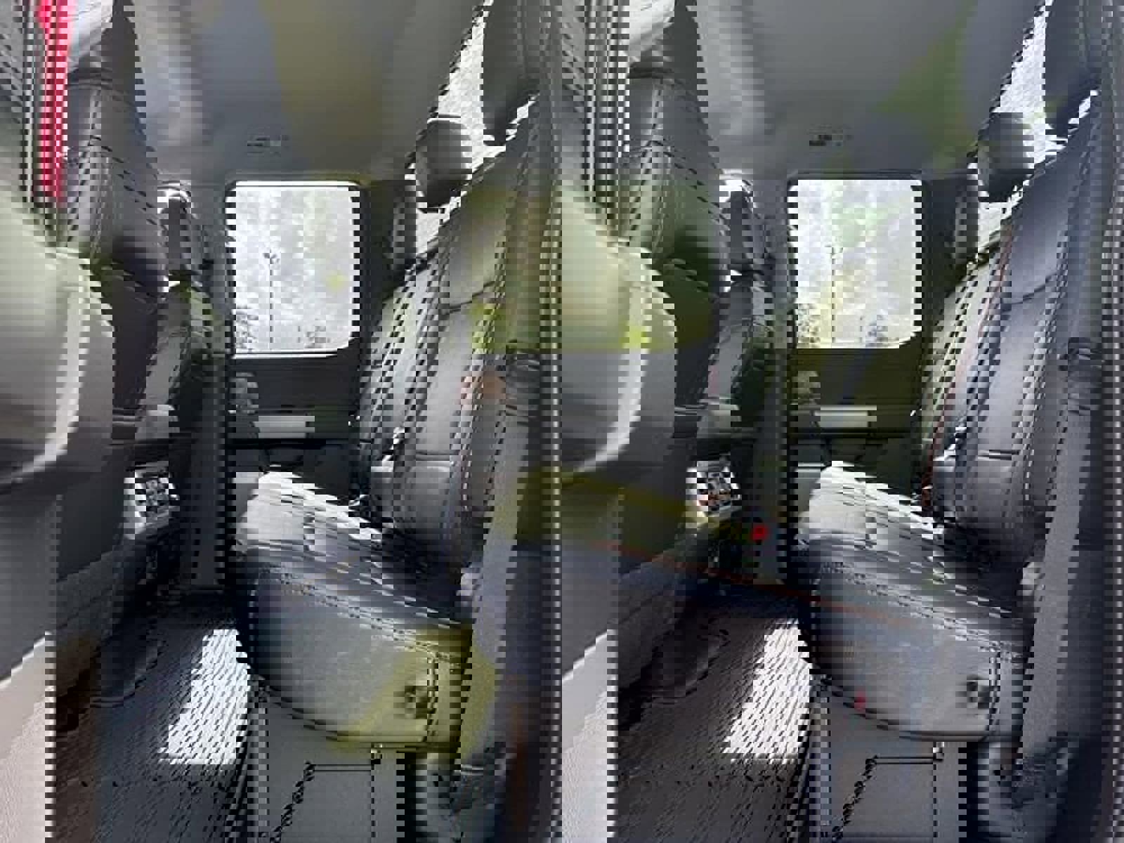 New 2025 Ford F250 Lariat w/ Chrome Package image 14