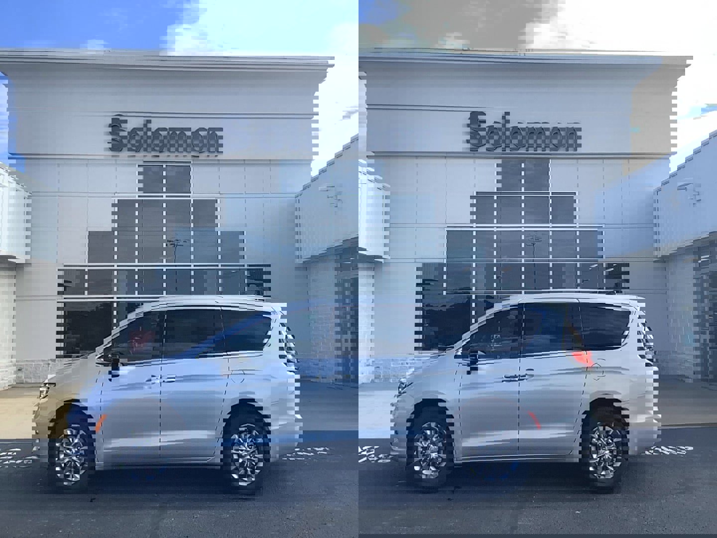 New 2026 Chrysler Pacifica Select image 1