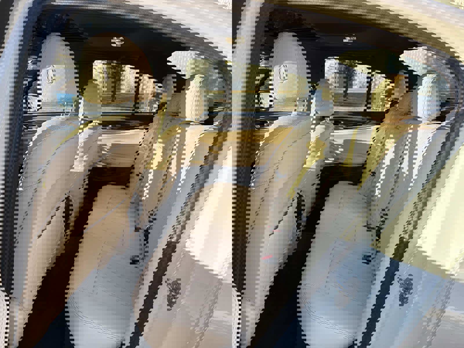 Used 2023 BMW 530i xDrive w/ Premium Package image 15