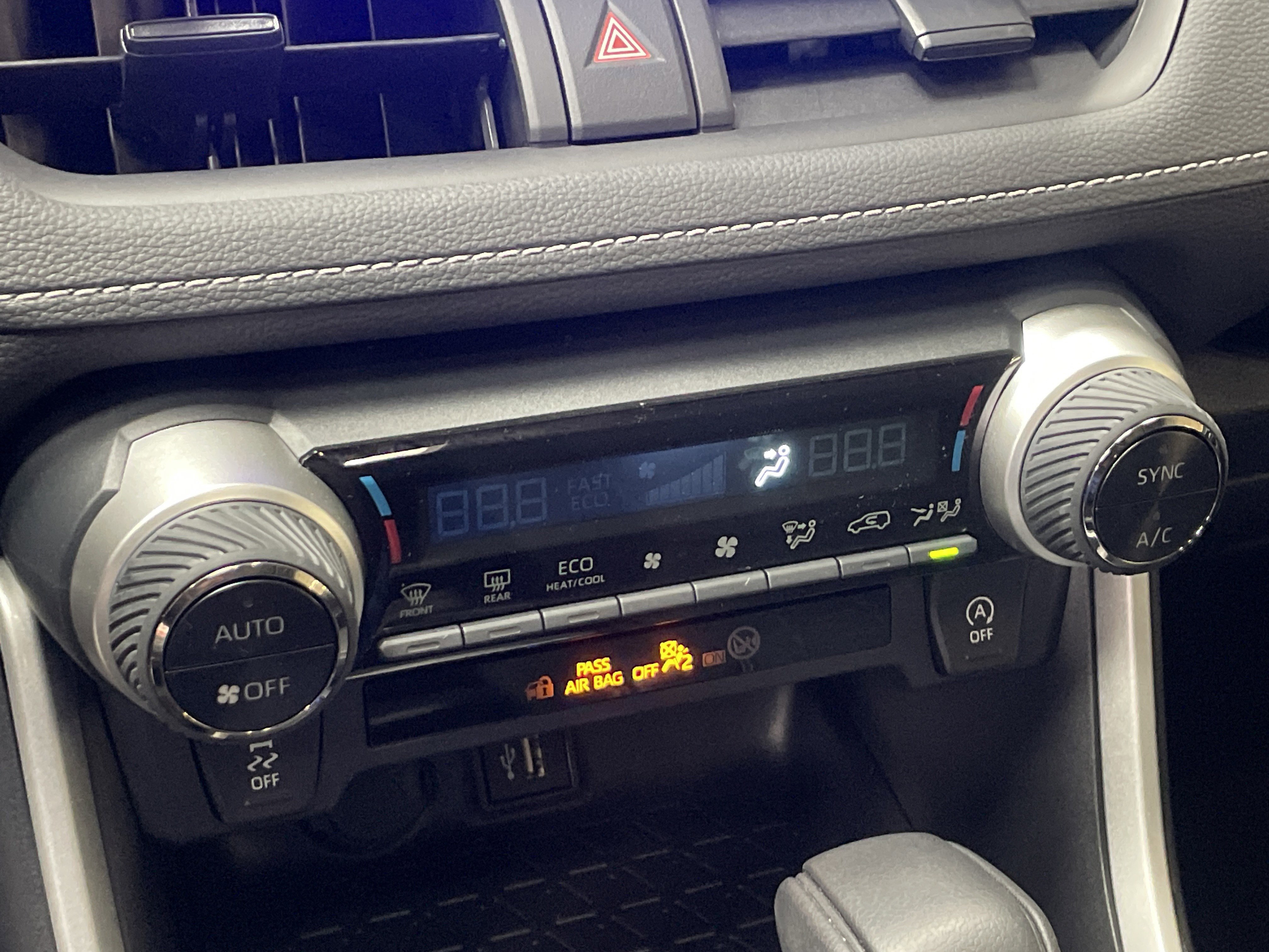 Used 2025 Toyota RAV4 XLE w/ Convenience Package image 24