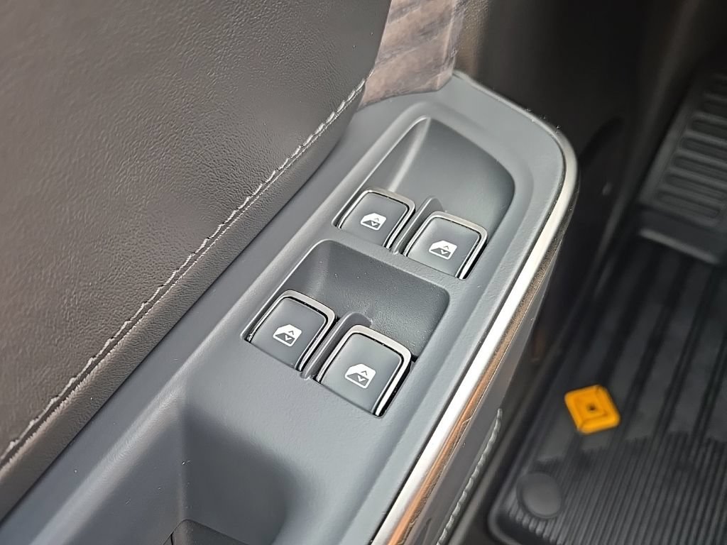 Used 2025 Rivian R1T Adventure AWD/4WD image 25