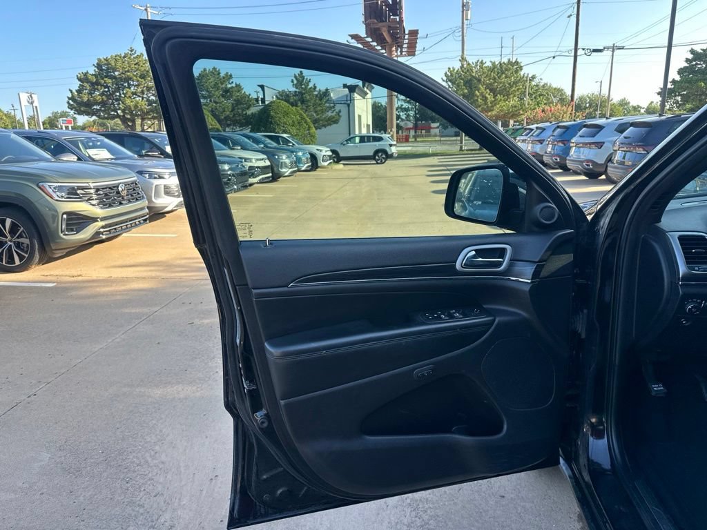 Used 2020 Jeep Grand Cherokee Limited w/ Luxury Group II RWD image 10
