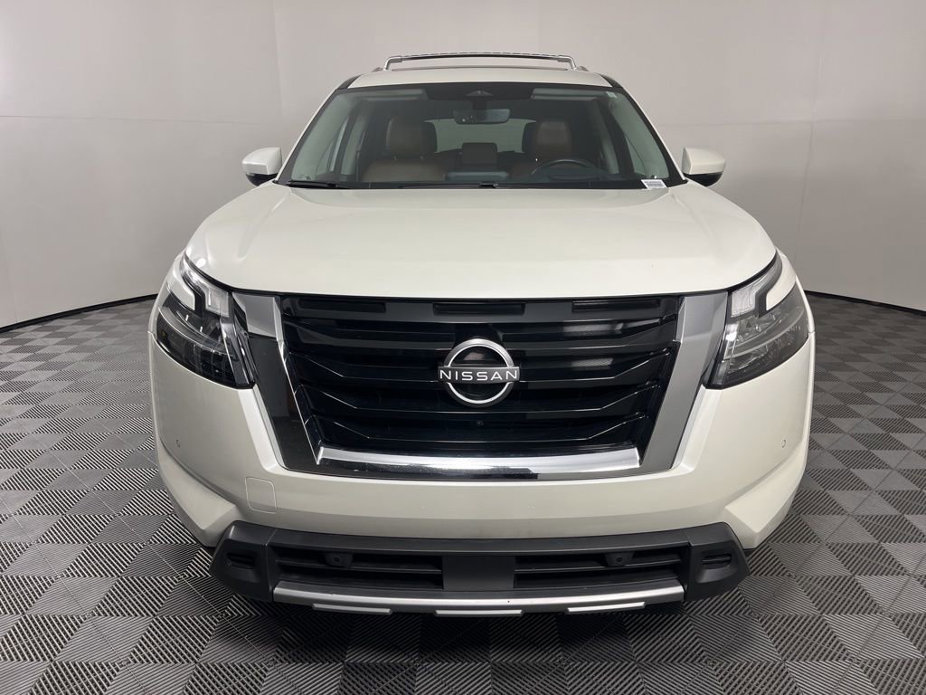Used 2024 Nissan Pathfinder Platinum w/ Cargo Package image 18