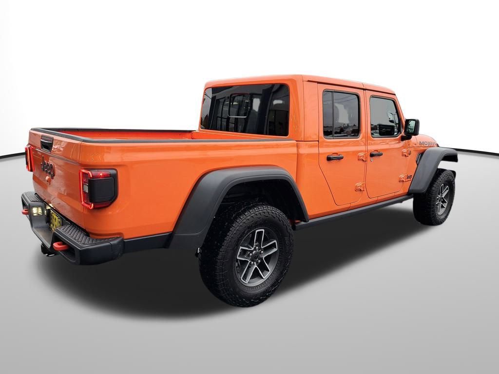 Used 2025 Jeep Gladiator Mojave w/ Convenience Group image 6