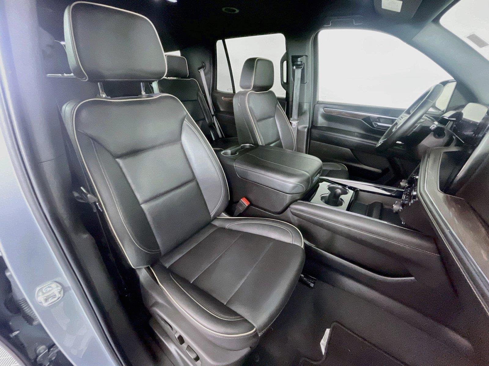 Used 2025 Chevrolet Tahoe Premier AWD/4WD image 33