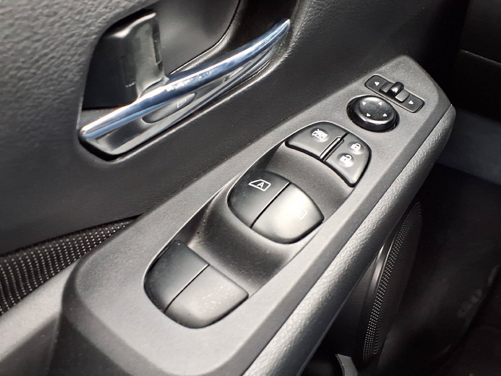 Used 2022 Nissan Kicks SV FWD image 19