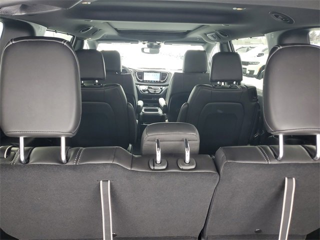 New 2026 Chrysler Pacifica Select image 7