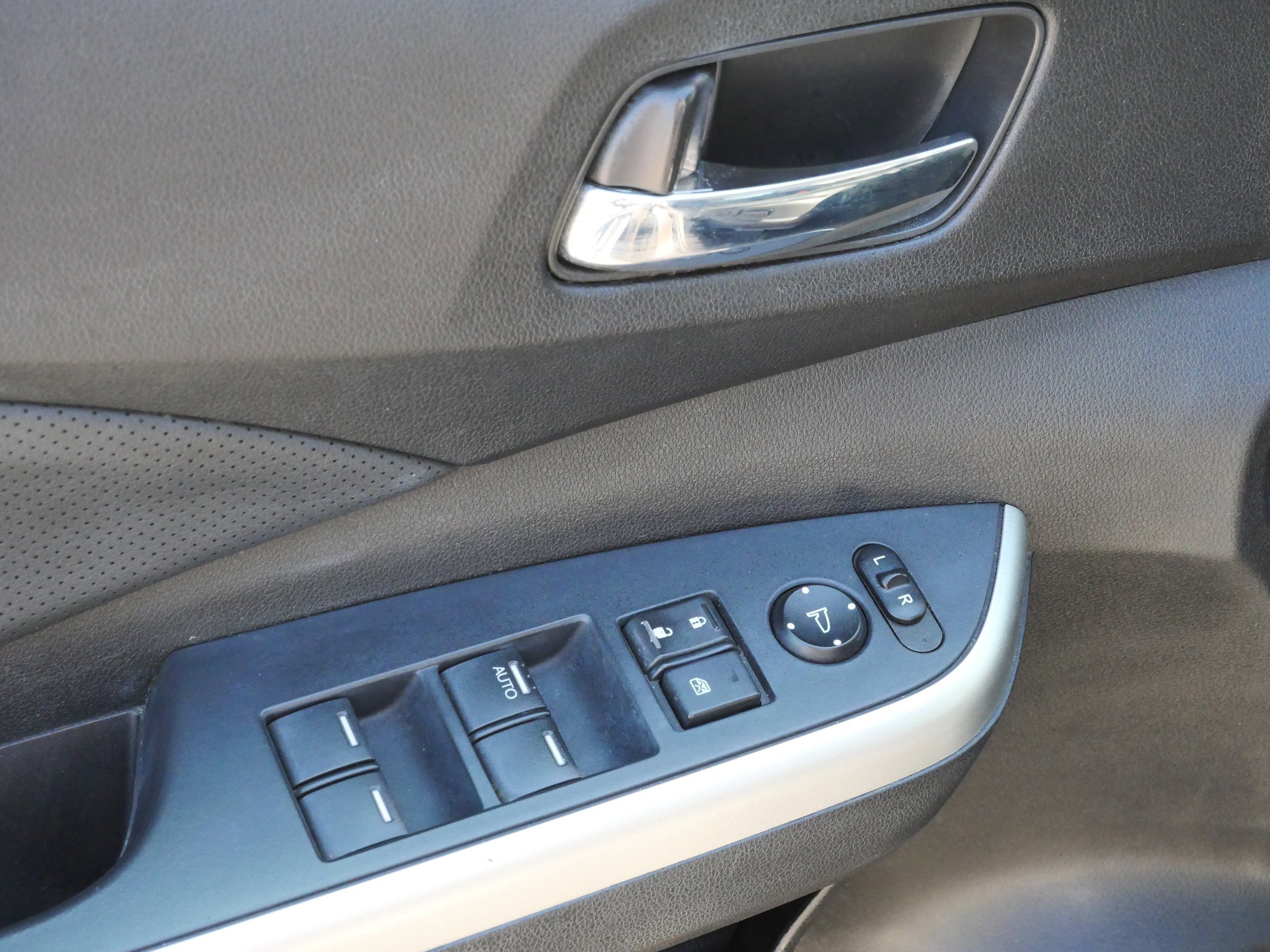 Used 2015 Honda CR-V EX-L image 19