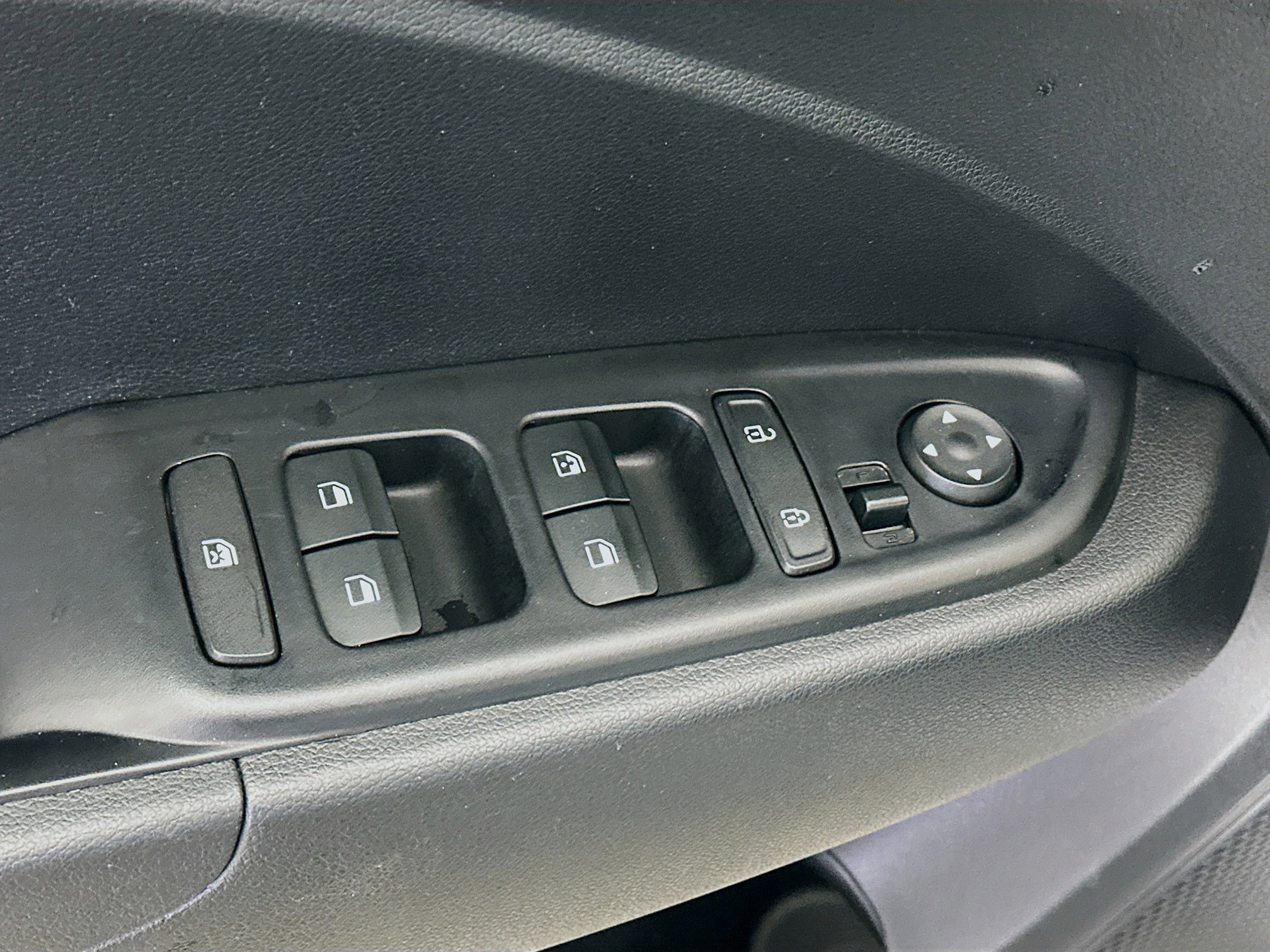 Used 2024 Hyundai Venue SEL image 15