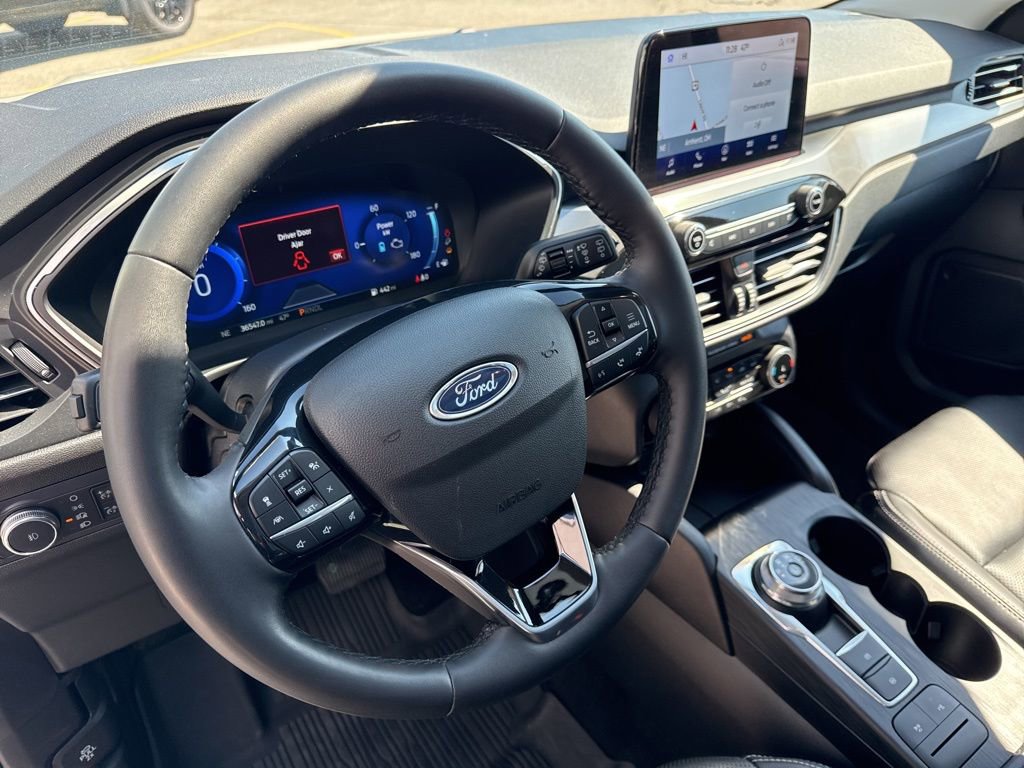 Used 2022 Ford Escape Titanium image 25
