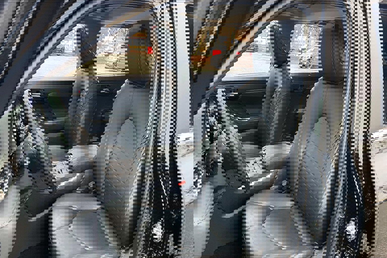 Used 2023 Toyota Highlander XLE image 30