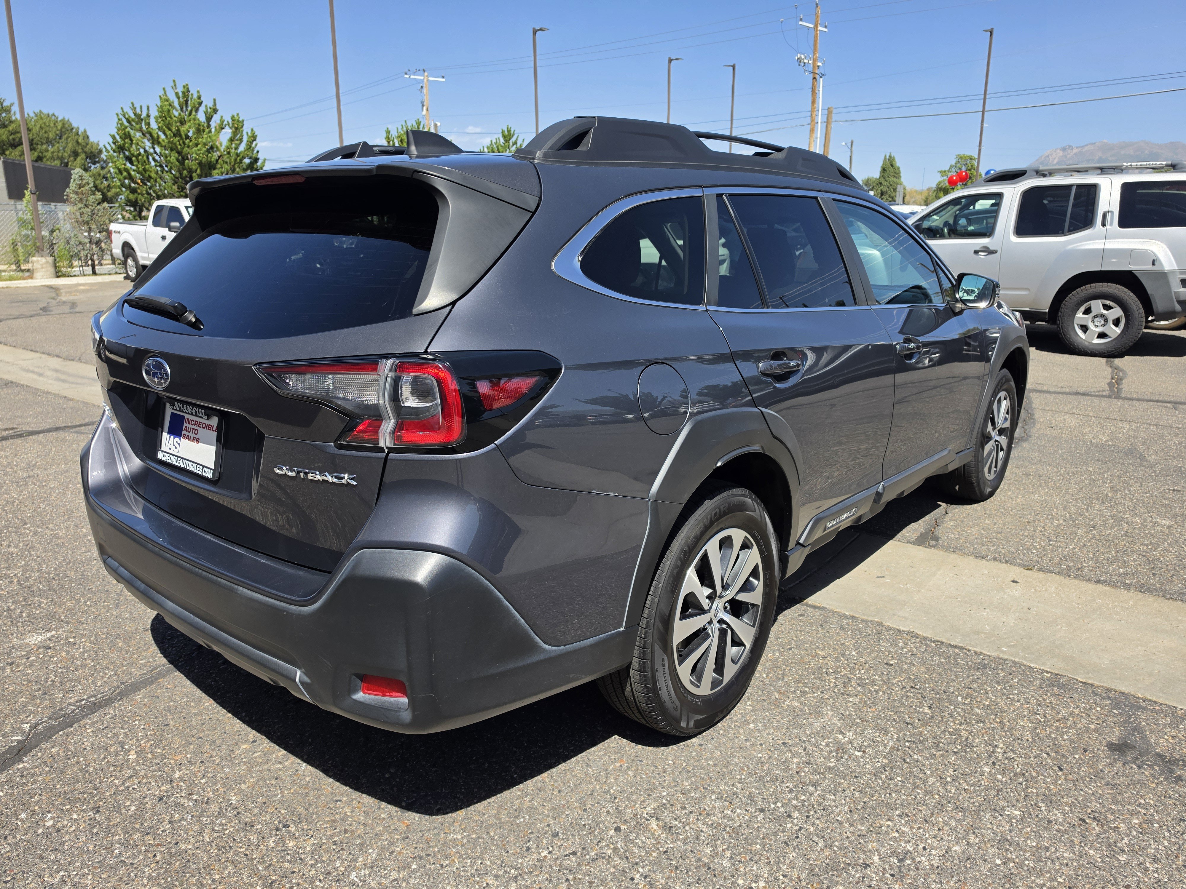 Used 2023 Subaru Outback Premium AWD/4WD image 6
