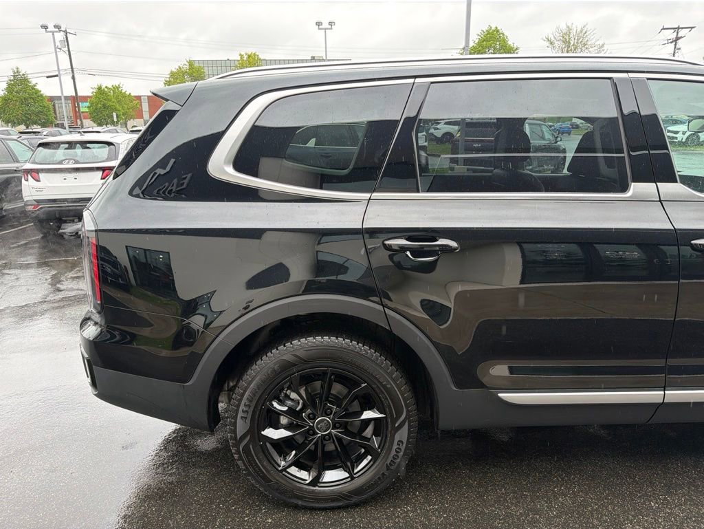 Used 2025 Kia Telluride EX AWD/4WD image 7