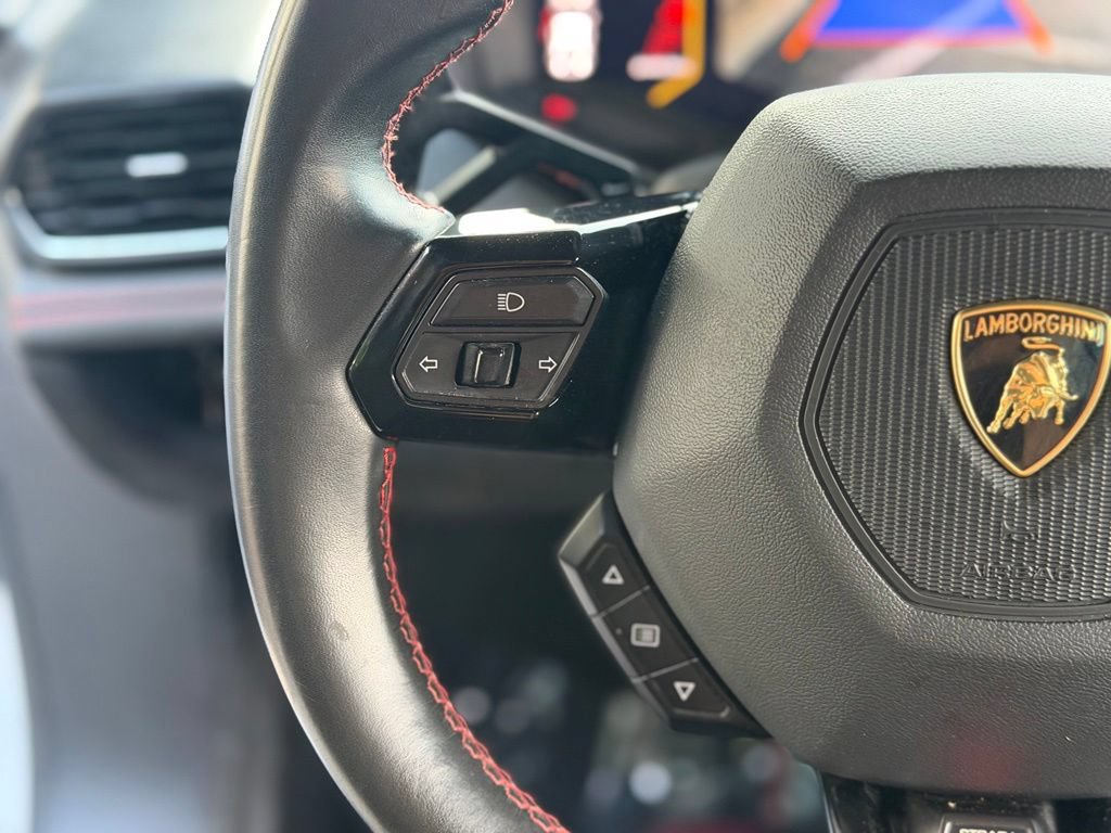 Used 2021 Lamborghini Huracan EVO RWD image 38