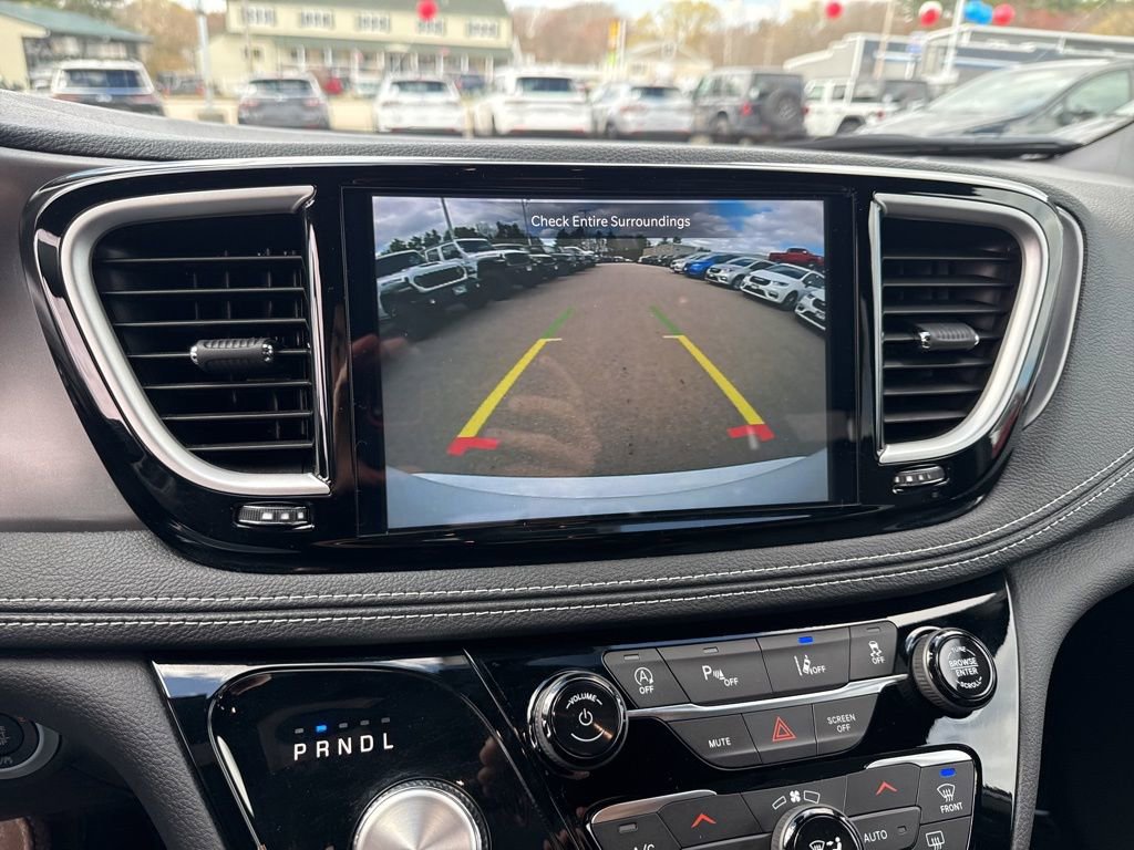 New 2026 Chrysler Pacifica Select FWD image 13