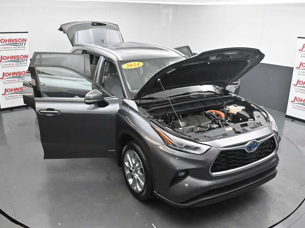 Used 2024 Toyota Highlander Limited AWD/4WD image 45