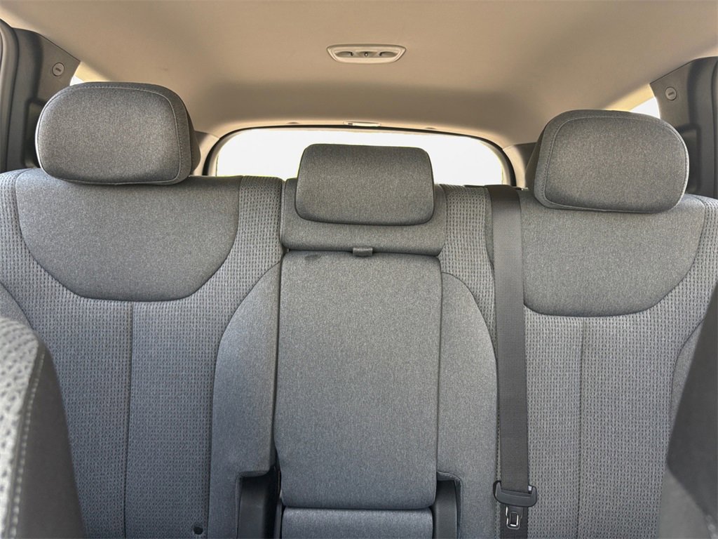 Used 2023 Hyundai Santa Fe SEL Convenience image 16
