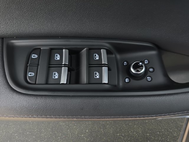Used 2023 Audi Q7 2.0T Premium Plus AWD/4WD image 32