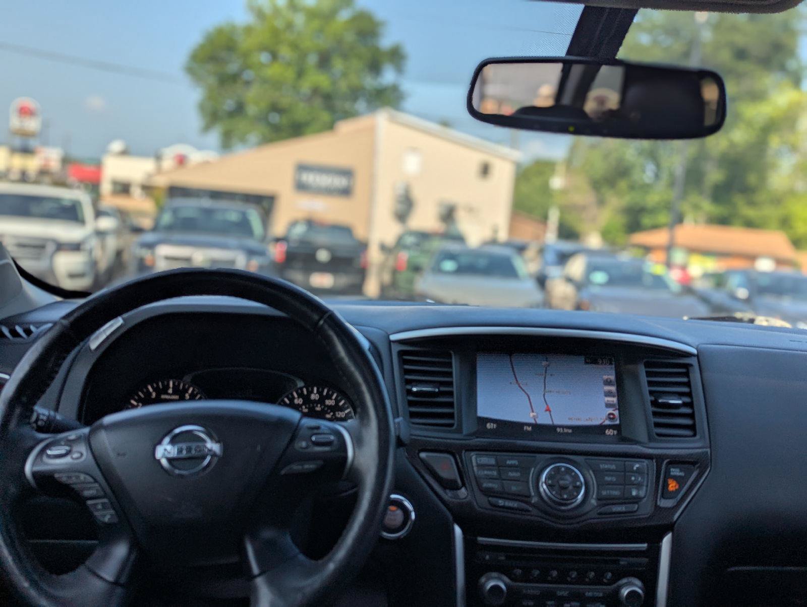 Used 2020 Nissan Pathfinder SL AWD/4WD image 15