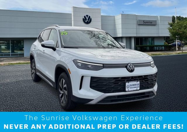 Used 2025 Volkswagen Tiguan S AWD/4WD image 1