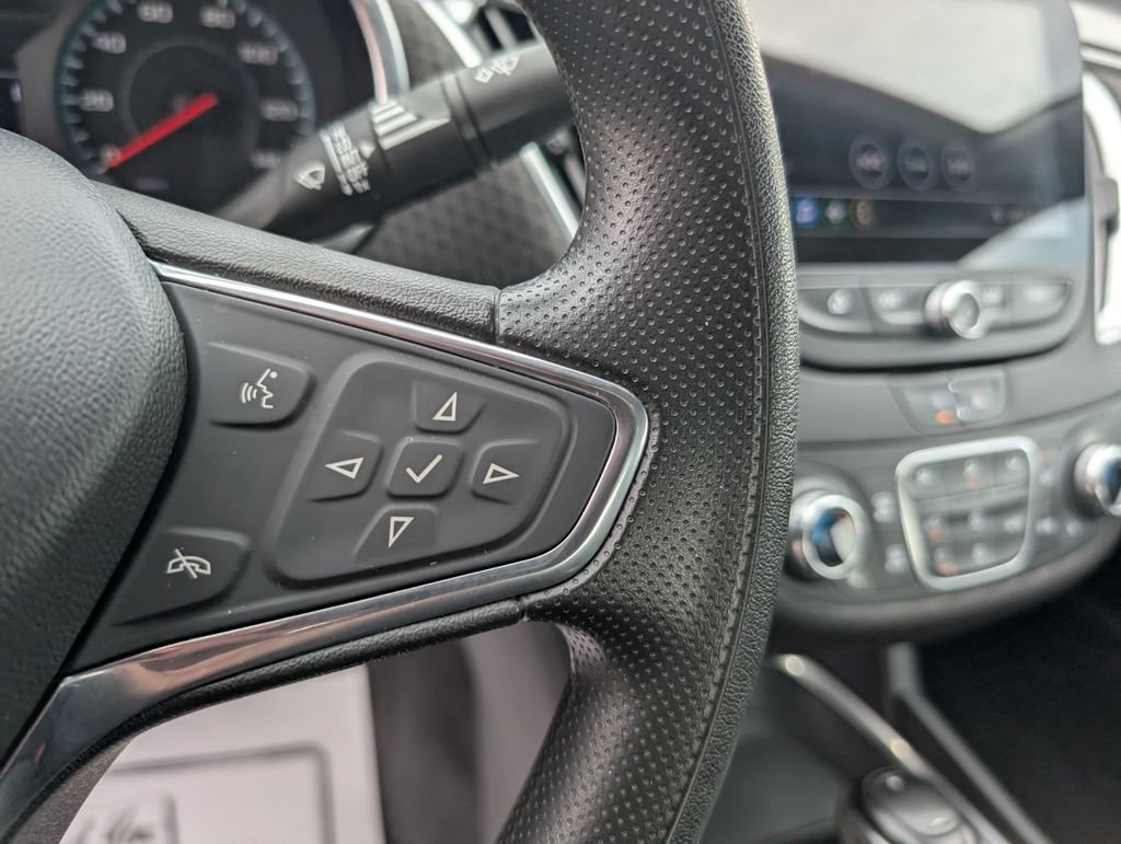 Used 2020 Chevrolet Malibu LT FWD image 16