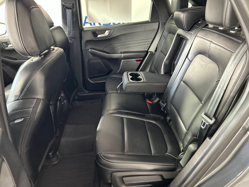 Used 2023 Ford Escape Platinum AWD/4WD image 36
