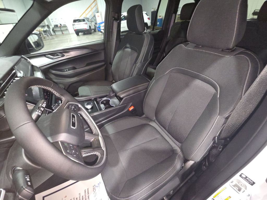 New 2025 Jeep Grand Cherokee Laredo X w/ Trailer Tow Package image 16