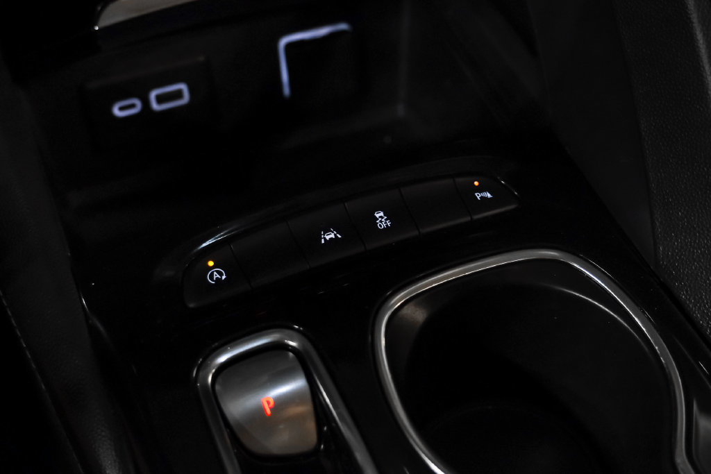 Used 2023 Buick Envision Essence w/ Sport Touring Package FWD image 25