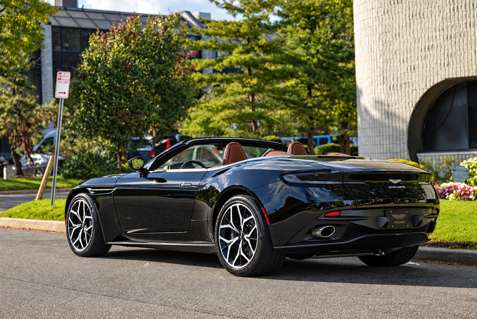 Used 2019 Aston Martin DB11 Volante RWD image 6