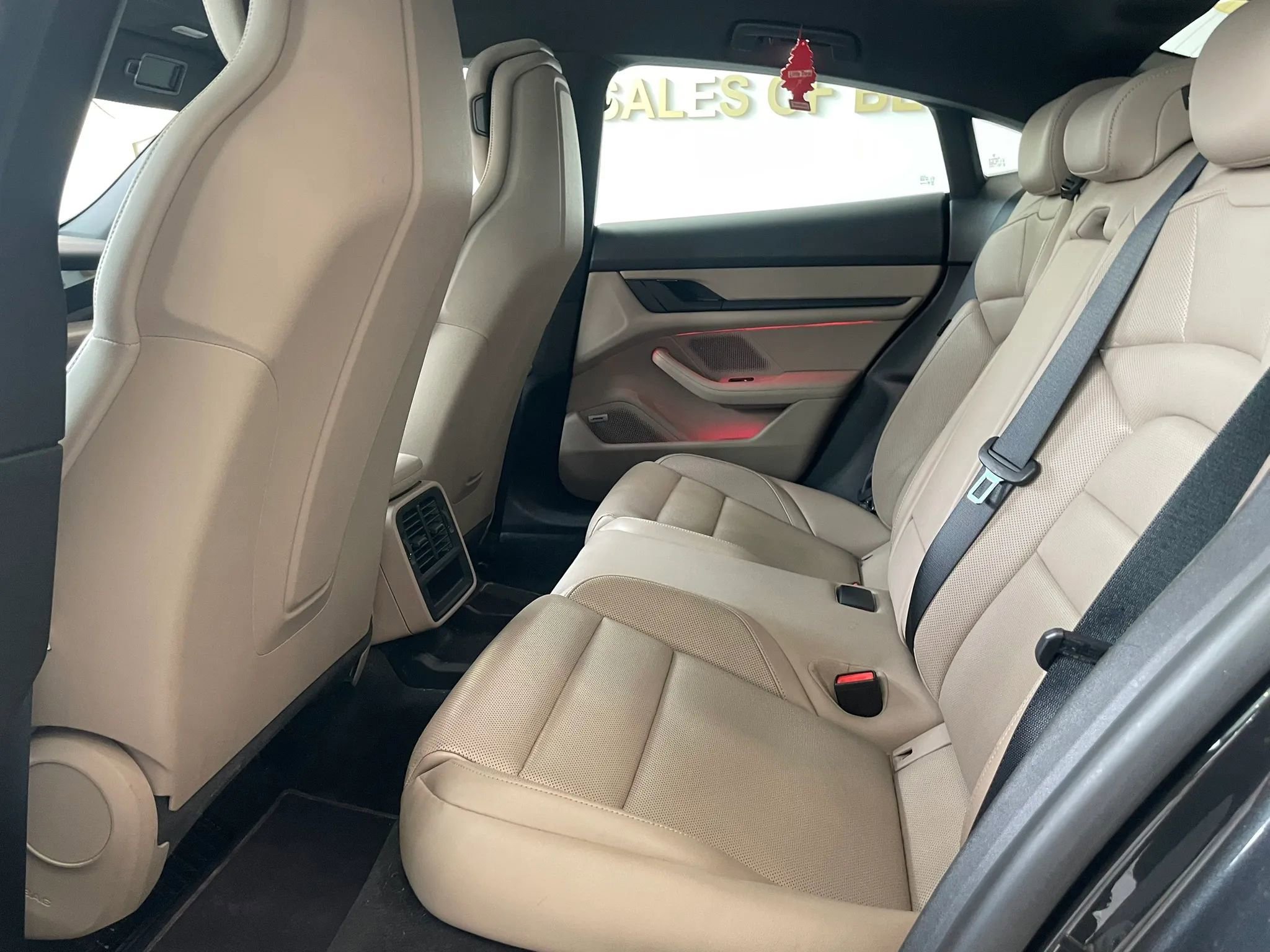 Used 2021 Porsche Taycan RWD image 18