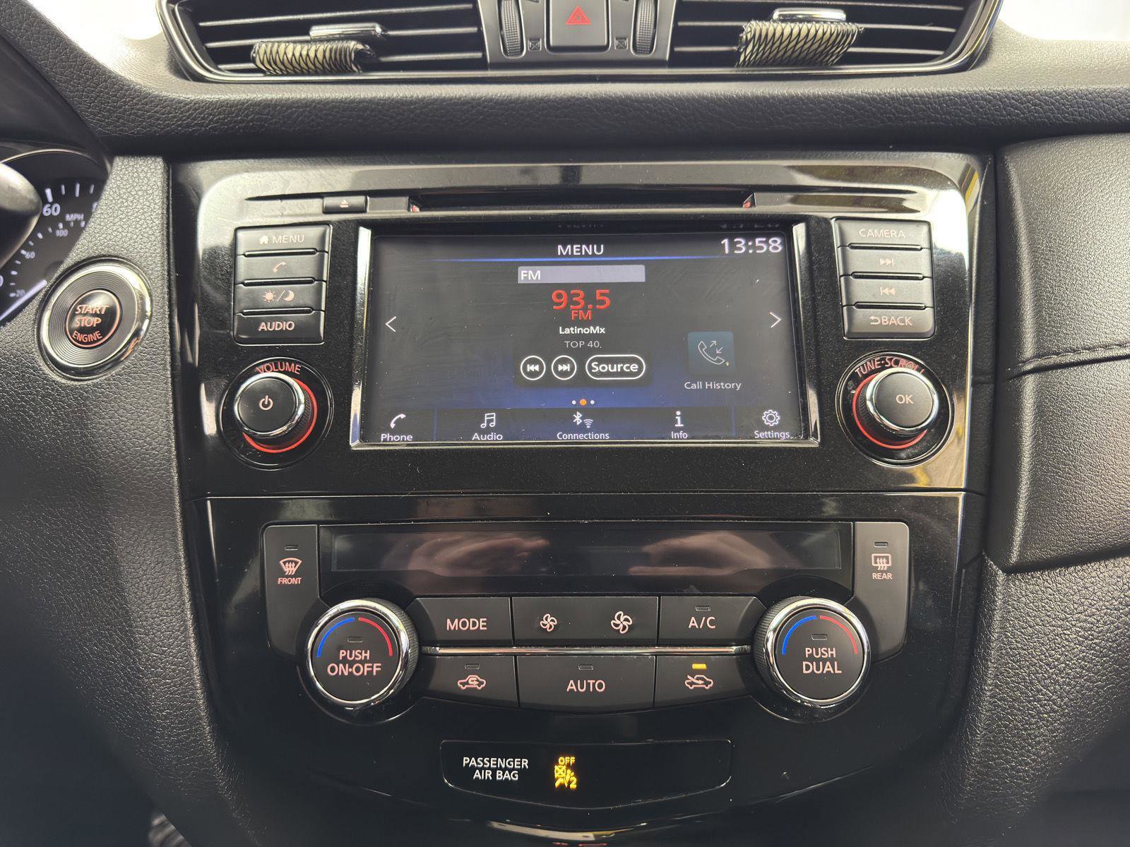 Used 2018 Nissan Rogue SV image 20