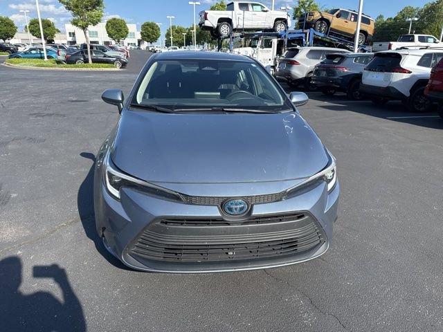 Used 2023 Toyota Corolla LE FWD image 2