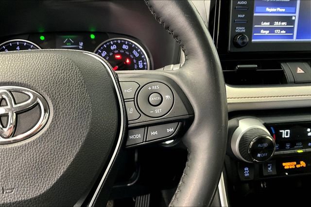 Used 2019 Toyota RAV4 XLE w/ Convenience Package image 12