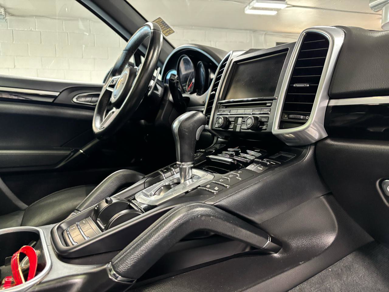 Used 2016 Porsche Cayenne AWD/4WD image 17