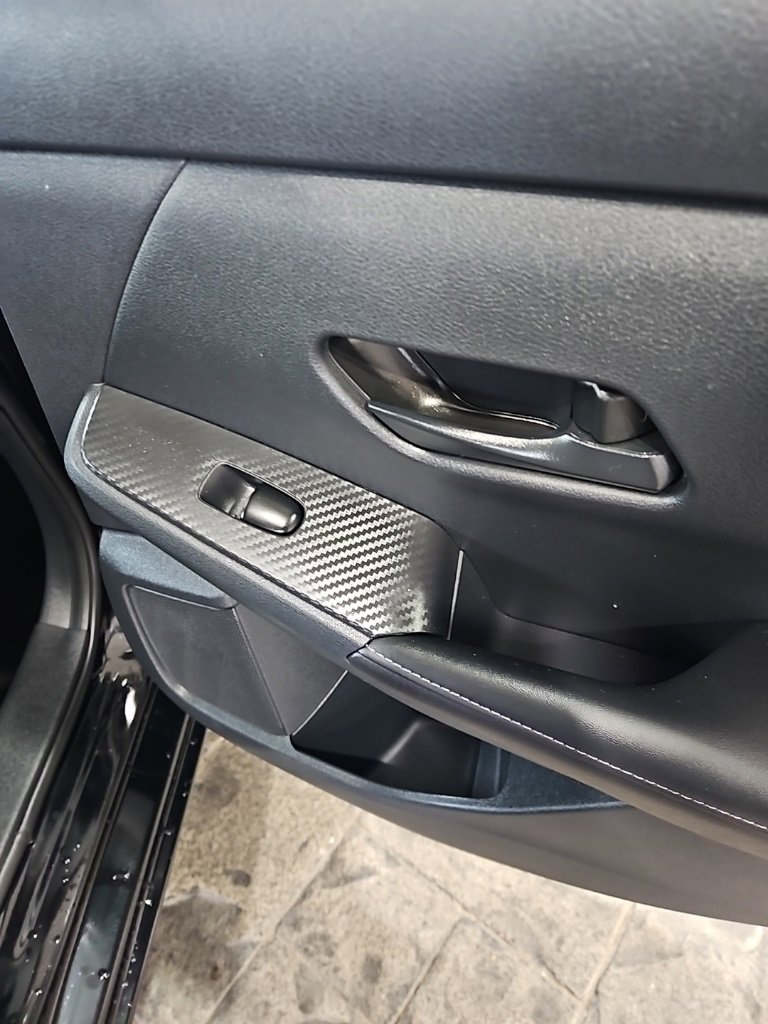 Used 2025 Nissan Sentra SV image 16