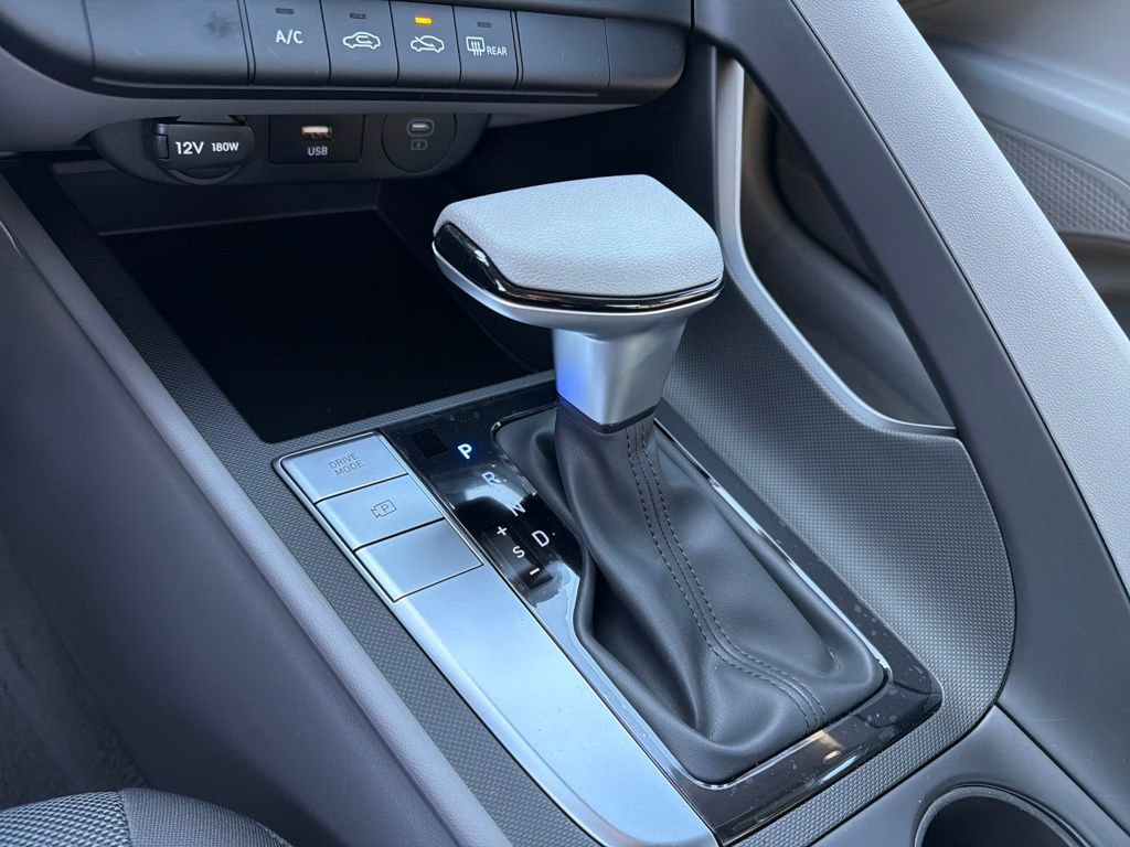 Used 2026 Hyundai Elantra SE image 21