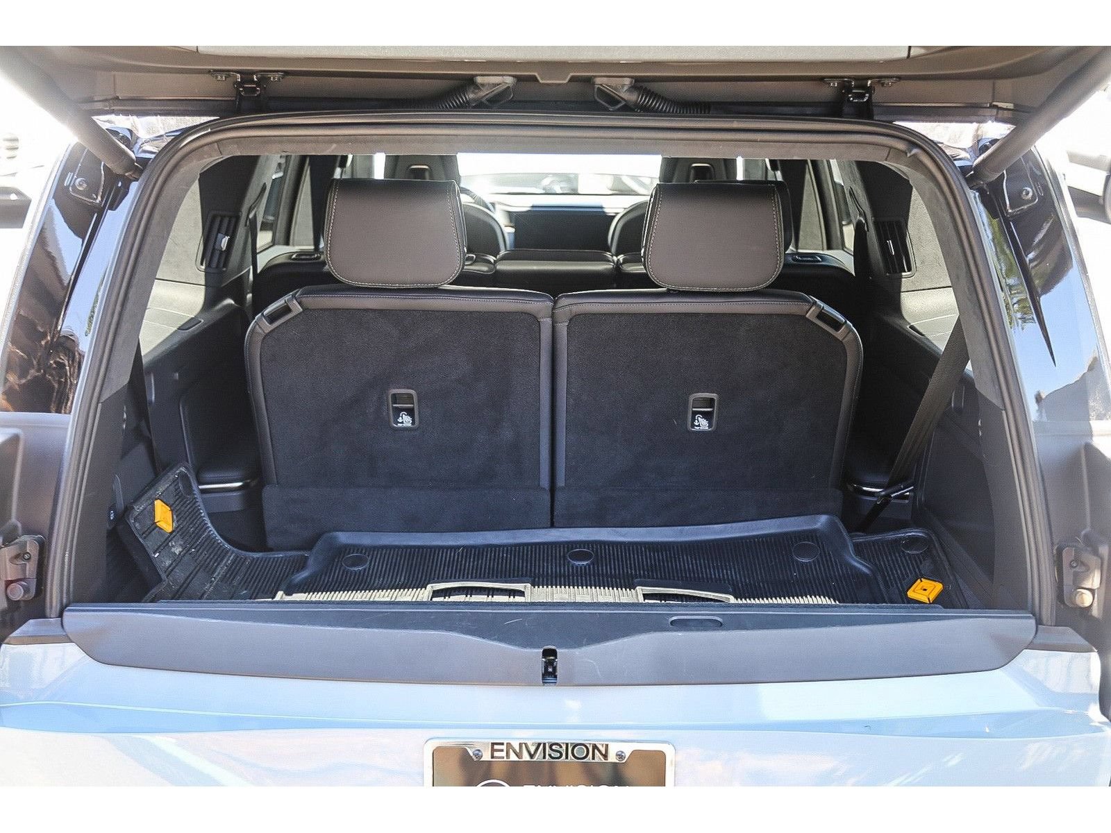 Used 2025 Rivian R1S Adventure AWD/4WD image 24