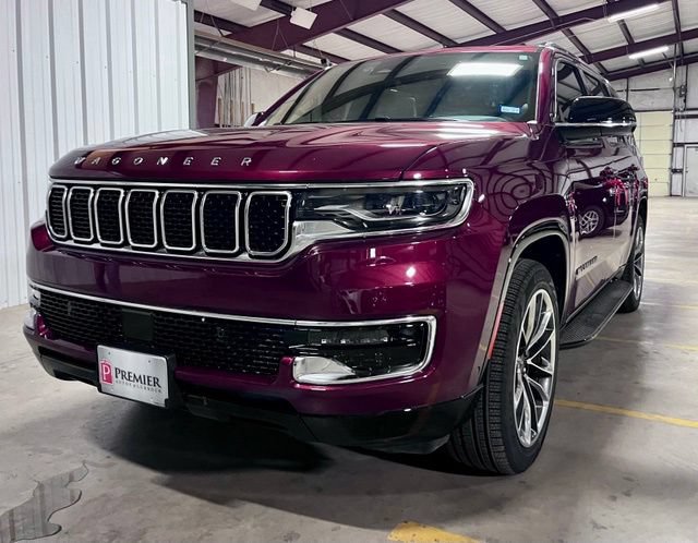 Used 2025 Jeep Wagoneer 4WD w/ Premium Group I image 7