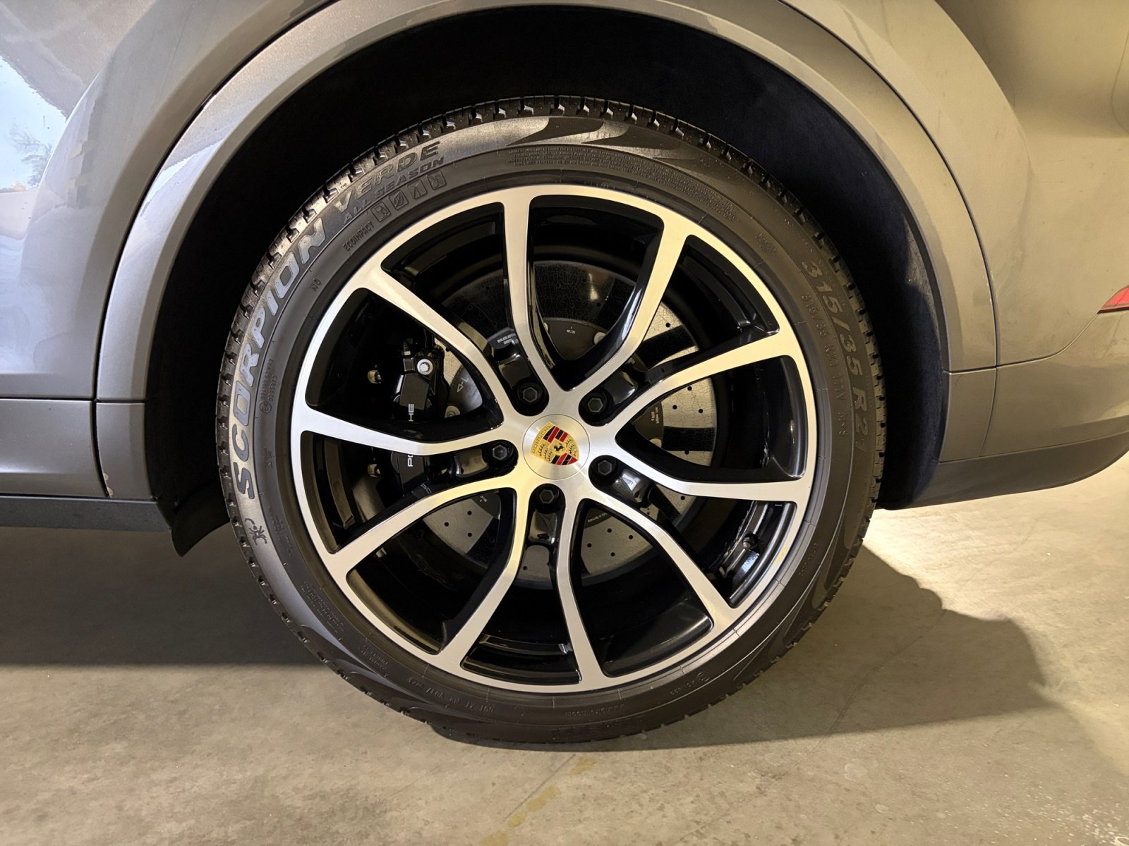 Certified 2023 Porsche Cayenne Turbo S AWD/4WD image 20
