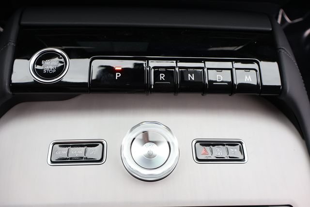 New 2026 Lincoln Navigator L Premier AWD/4WD image 30