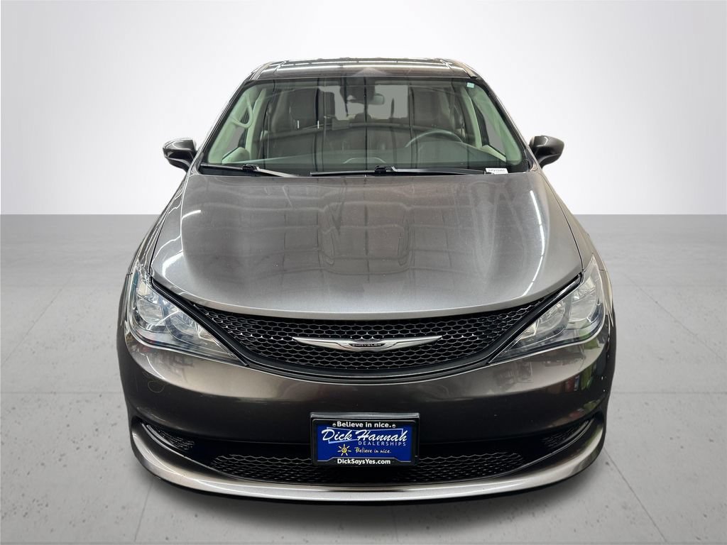 Used 2023 Chrysler Voyager LX FWD image 11