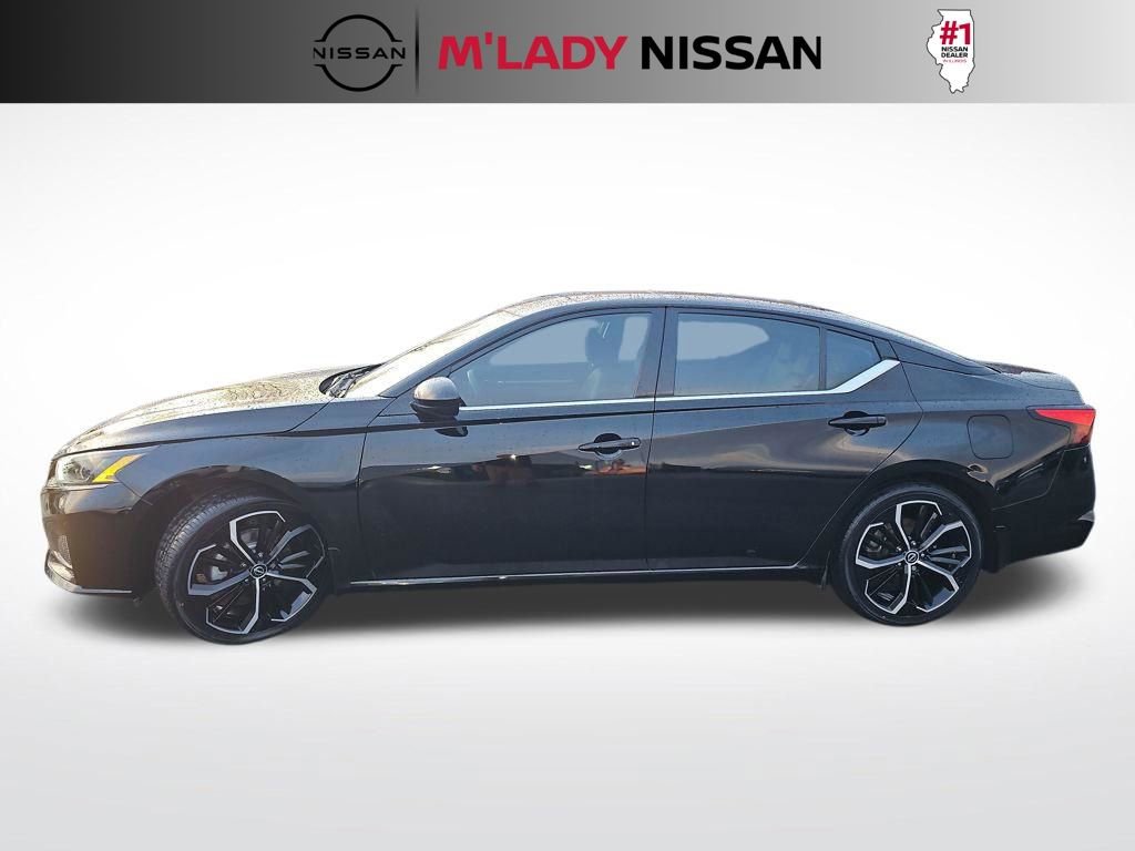 Used 2023 Nissan Altima 2.5 SR w/ SR Premium Package image 6
