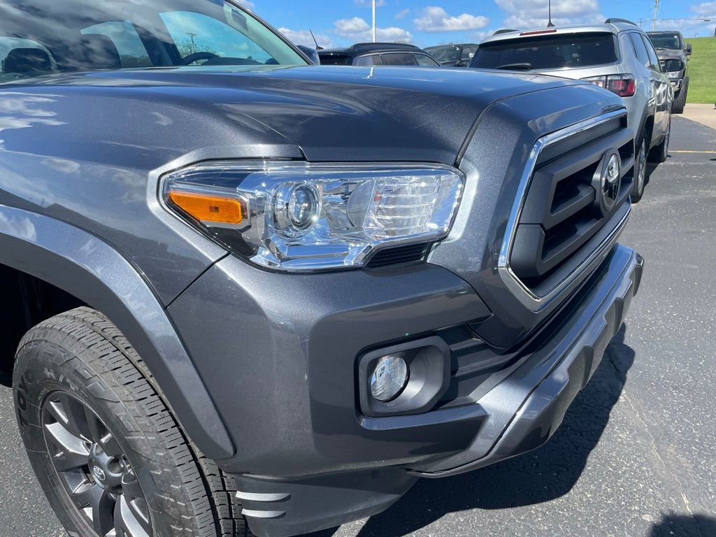 Used 2023 Toyota Tacoma SR5 AWD/4WD image 23