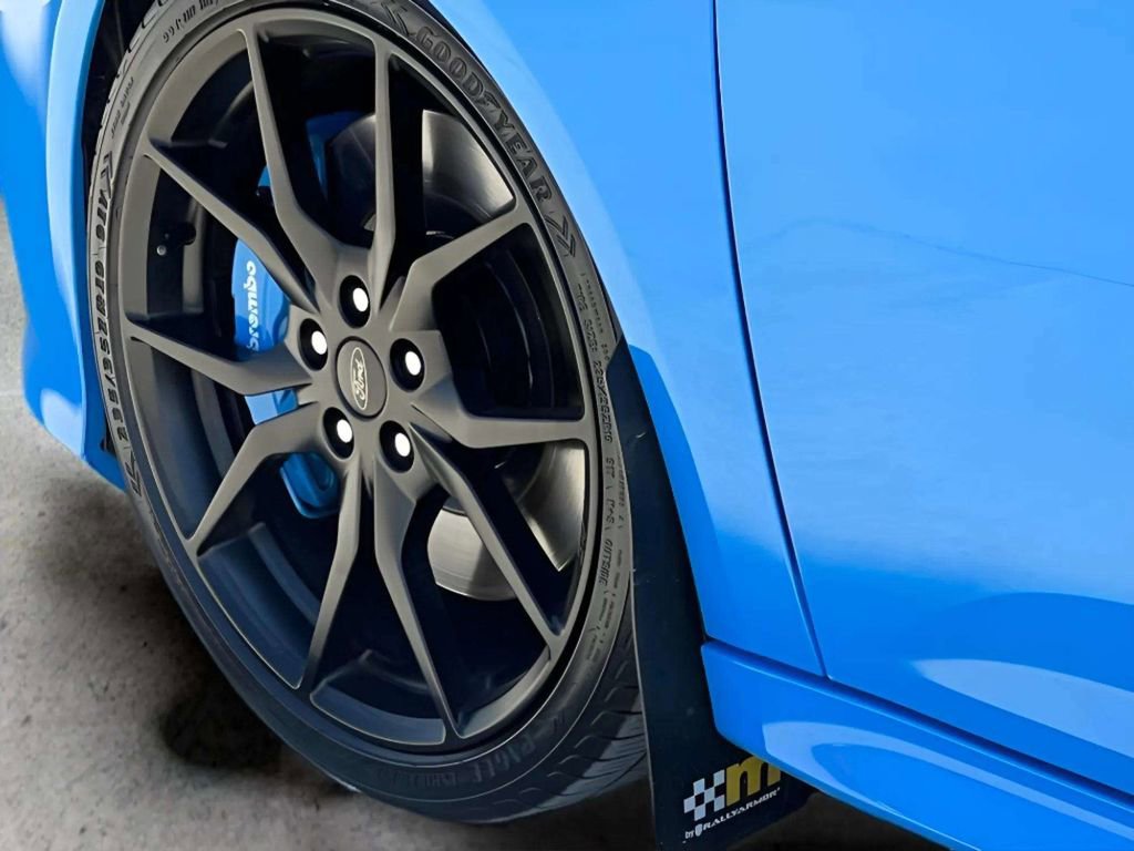 Used 2017 Ford Focus RS AWD/4WD image 40